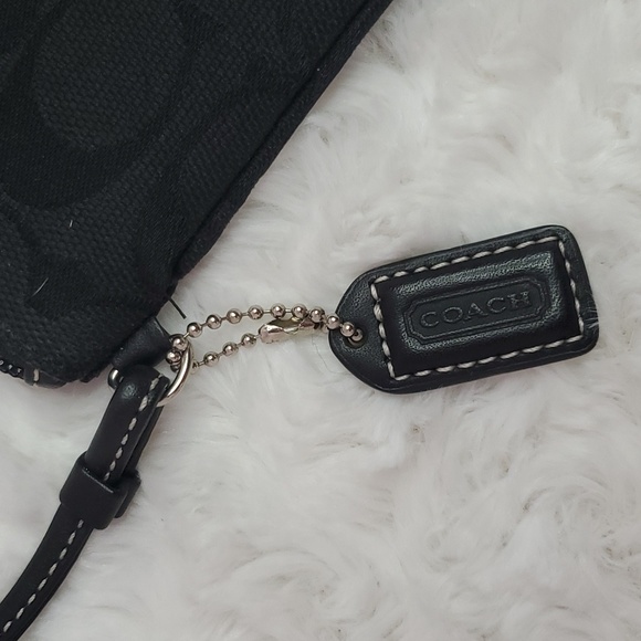 Small Black Coach Clutch Wristlet - Picture 4 of 7